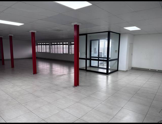 1,400M² WAREHOUSE TO LET IN PAARDEN EILAND